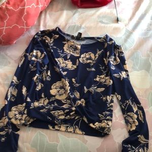 Blue long sleeve flower print crop top
